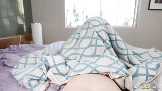 Switches her soul into daughters body