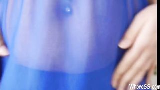 Hot bitch want to fuck on the table