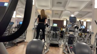 Quick fuck in the gym. Risky public porn with Californiababe.