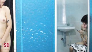 ME DESCUBRE MASTURBANDOME