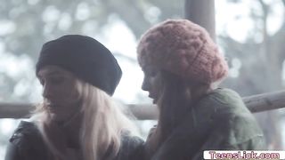 Aiden let her GF Abigail makes her orgasm