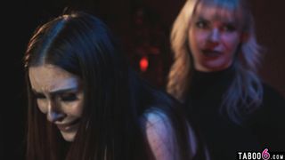 Twisted therapist makes teen face fears