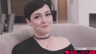 Stepsis Jasmine Daze get her new haircut