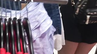 Hot upskirt with no panties Kylee lee