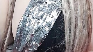 Watch this sexy Susi pushing satin panty in pussy