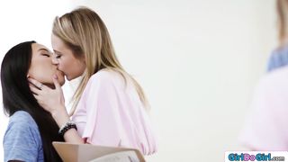 Two sorority presidents lick for signups