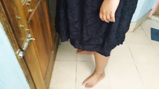 Indian Family Sex - Ghar safai ke dauran beta Desi maa ki chudai karta hai