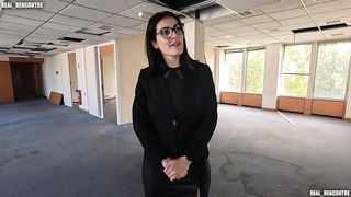 Real Estate Agent Cheats On Boyfriend, Gets Anal Fucked During Visit By Fake Clients !!!