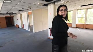 Real Estate Agent Cheats On Boyfriend, Gets Anal Fucked During Visit By Fake Clients !!!