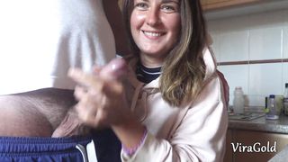 Quick Homemade Handjob from Sexy Camilla Moon with Lot A Cum