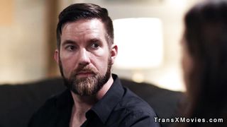 Dude anal fucks shemale in her loft