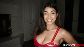 Fun, facts, and fucking with Roxie Sinner