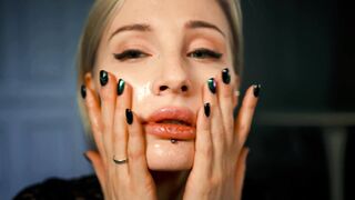 Stepsister gives Sloppy Blowjob and takes Messy Facial