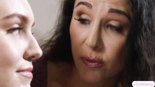 Stepdaughter fingering big tits stepmom