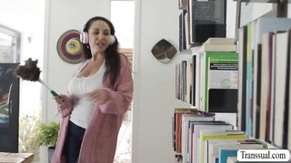 Horny Tbabe lets handy man fuck her wet ass