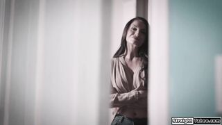 Teen loses her virginity to her stepdad