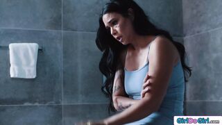 Stepmom facesits her busty stepdaughter