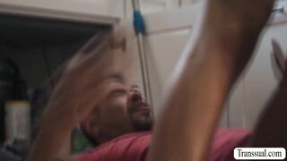 Trans Foxxy craves for plumbers hard big cock