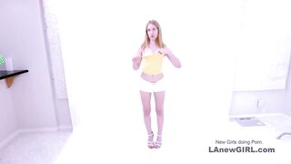 New 19 Blonde Girl Cums Hard Pussyfucked